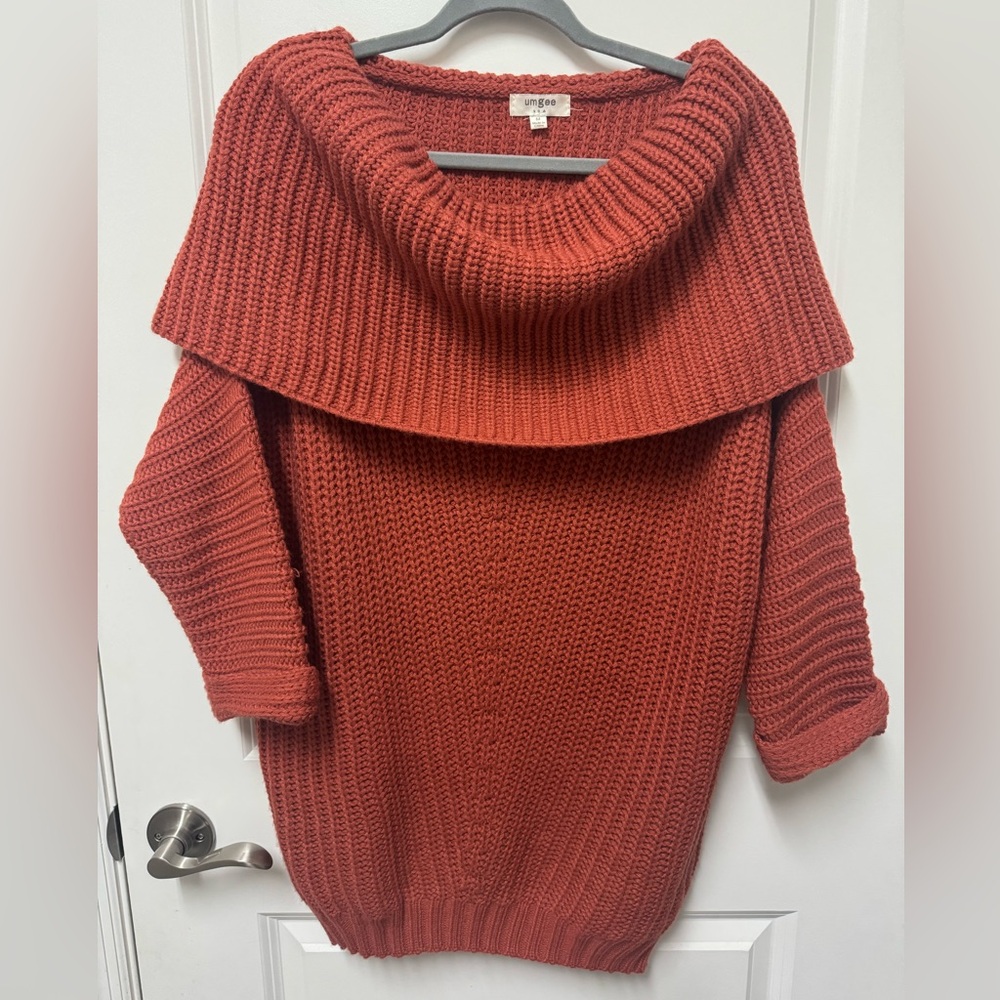 Umgee off the shoulder sweater tunic, like new, in Rust.